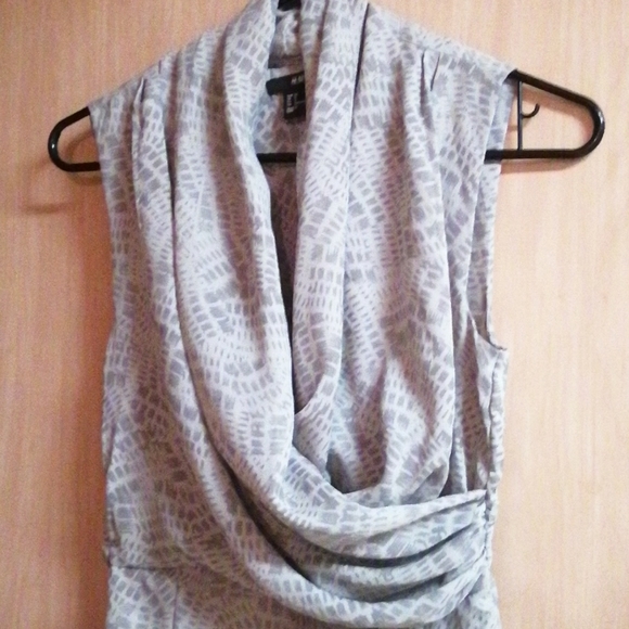 H&M Like New Sophisticated Dress - Picture 2 of 2